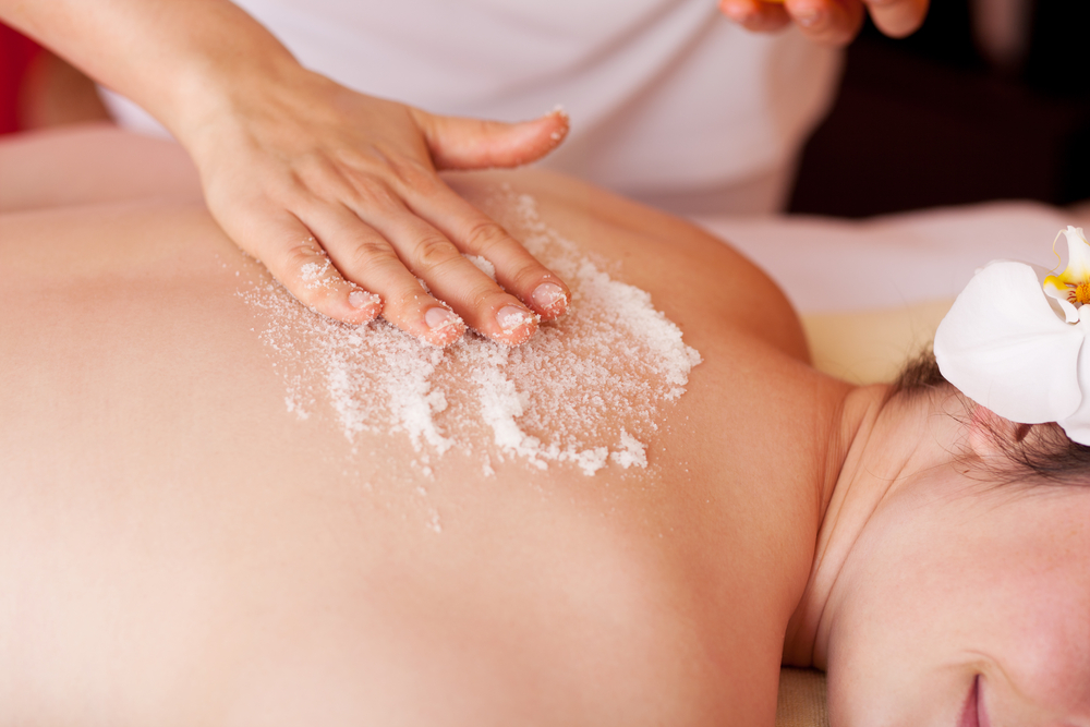 massage therapist performing prenatal massage - Pan Thai Massage - Sugar Land, Texas